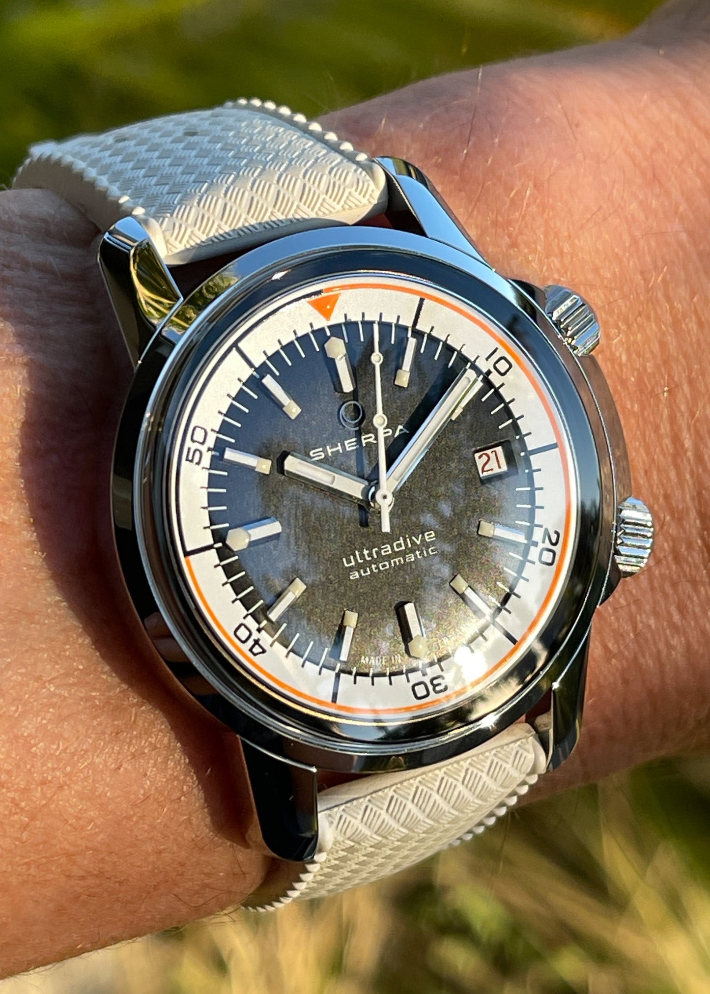 Sherpa "Ultradive" 40mm Stainless Steel Case w/ Tropic Strap (Pre-Order)