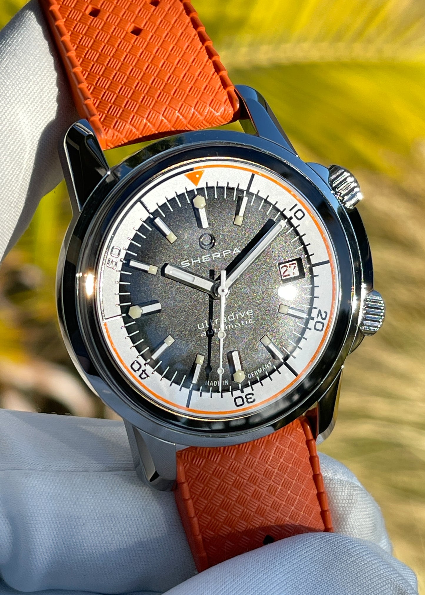 Sherpa "Ultradive" 40mm Stainless Steel Case w/ Tropic Strap (Pre-Order)