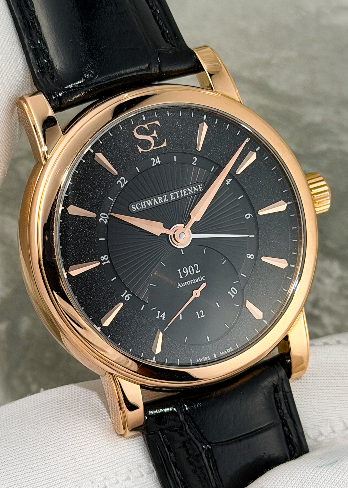 Schwartz Etienne 18K Red Gold Roma GMT - Serial #AB0881 (Pre-Owned)