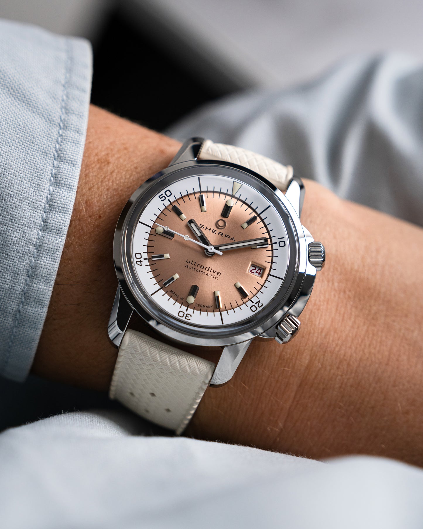 Sherpa Ultradive with Rose Gold "Sun" Dial - Reference 002/01/01 (Pre-Order)