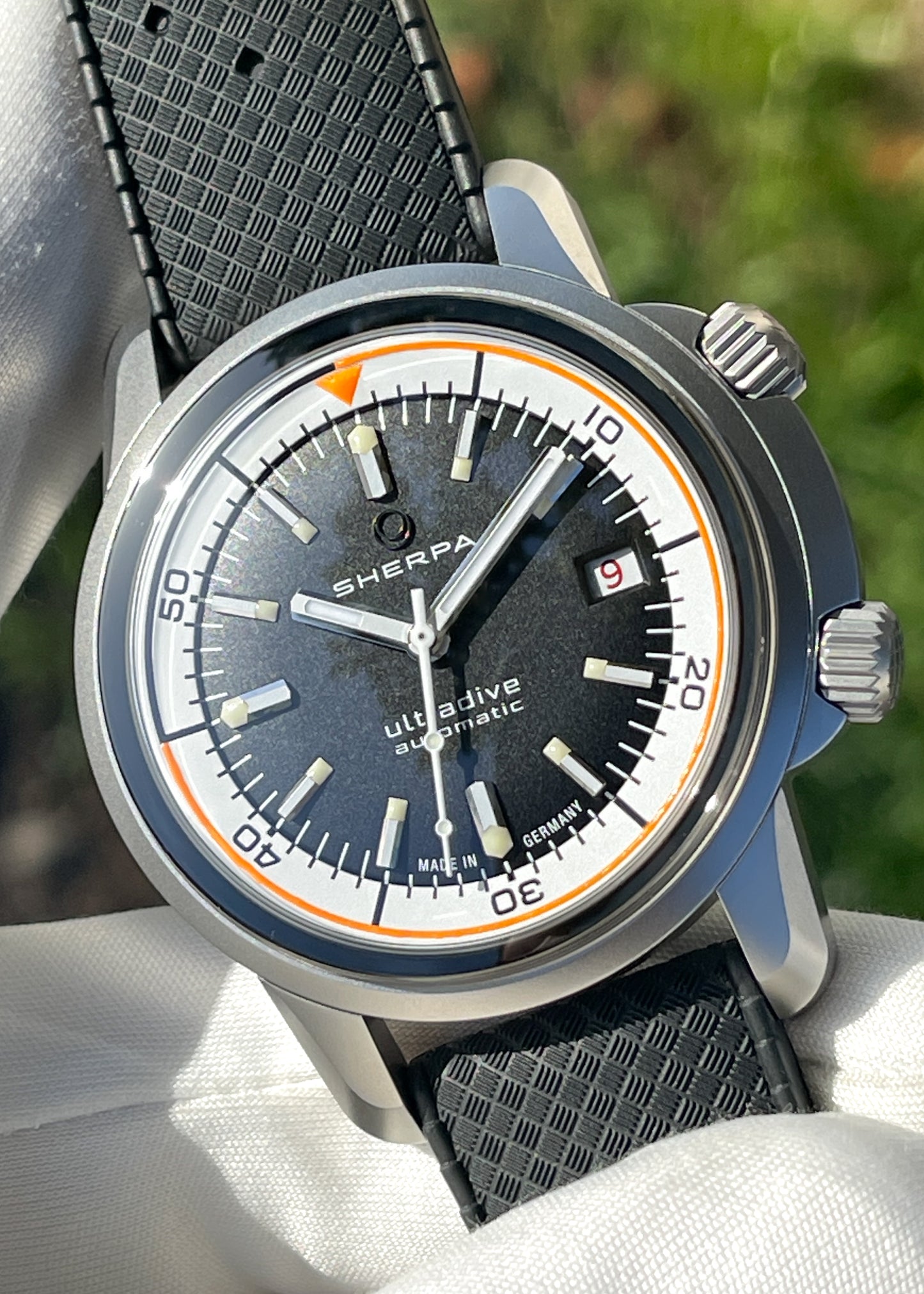 Sherpa "Ultradive Satin" 40mm Stainless Steel Case w/ Tropic Strap - Reference 002/01/01 (Pre-Order)