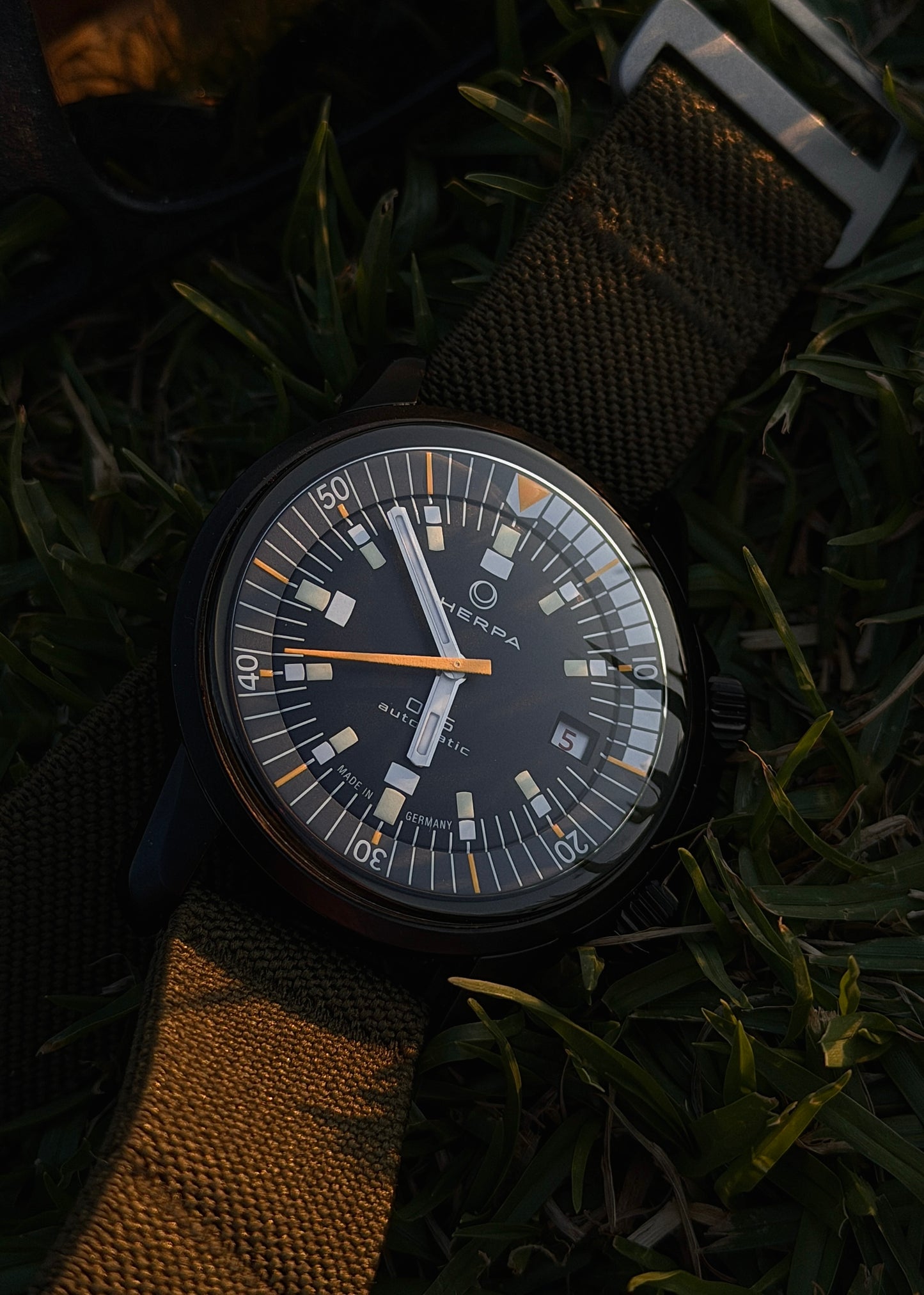 Sherpa "OPS" 40mm Stainless Steel w/ DLC Coating (Pre-Order)