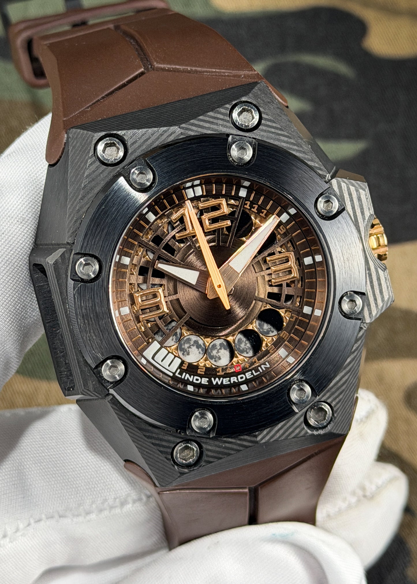 Linde Werdelin Oktopus Moon Carbon Special Edition, with Rubber Strap & Metal Bracelet - Serial #55/59 (Pre-Owned)