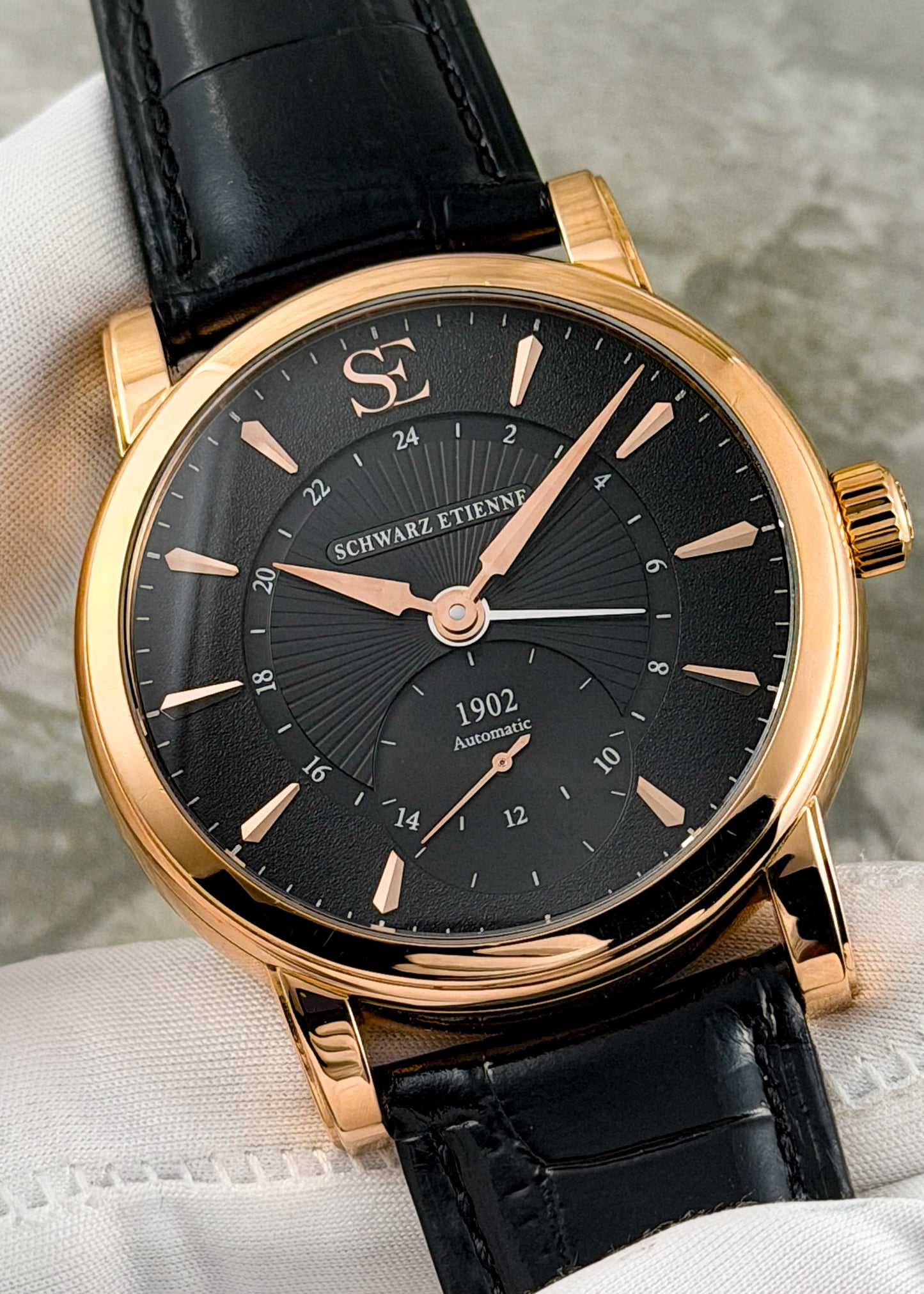 Schwartz Etienne 18K Red Gold Roma GMT - Serial #AB0881 (Pre-Owned)