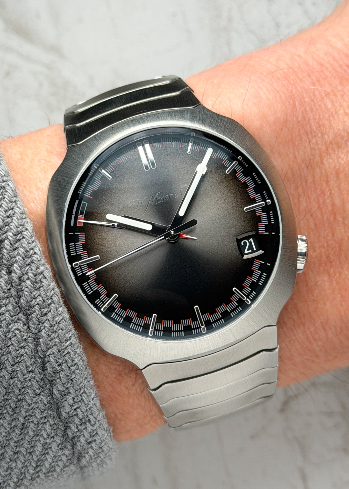 H. Moser & Cie. Streamliner Perpetual - Serial #124076 (Pre-Owned)