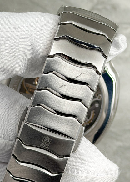 H. Moser & Cie. Streamliner Perpetual - Serial #124076 (Pre-Owned)