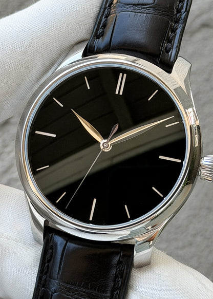 H. Moser & Cie. Endeavour Centre Seconds Vantablack Ref 1200-1235 - Serial #132172 (Pre-Owned)