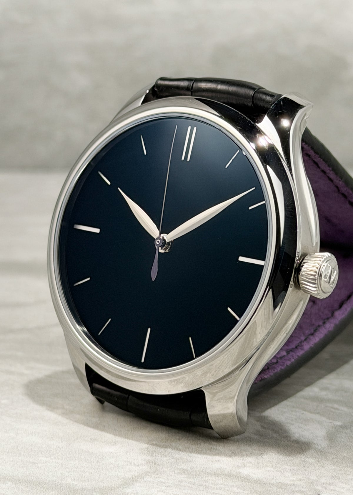 H. Moser & Cie. Endeavour Centre Seconds Vantablack Ref 1200-1235 - Serial #132172 (Pre-Owned)