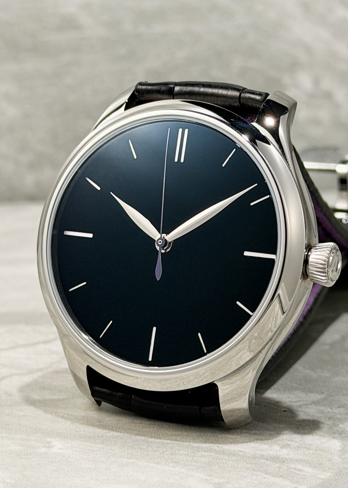 H. Moser & Cie. Endeavour Centre Seconds Vantablack Ref 1200-1235 - Serial #132172 (Pre-Owned)